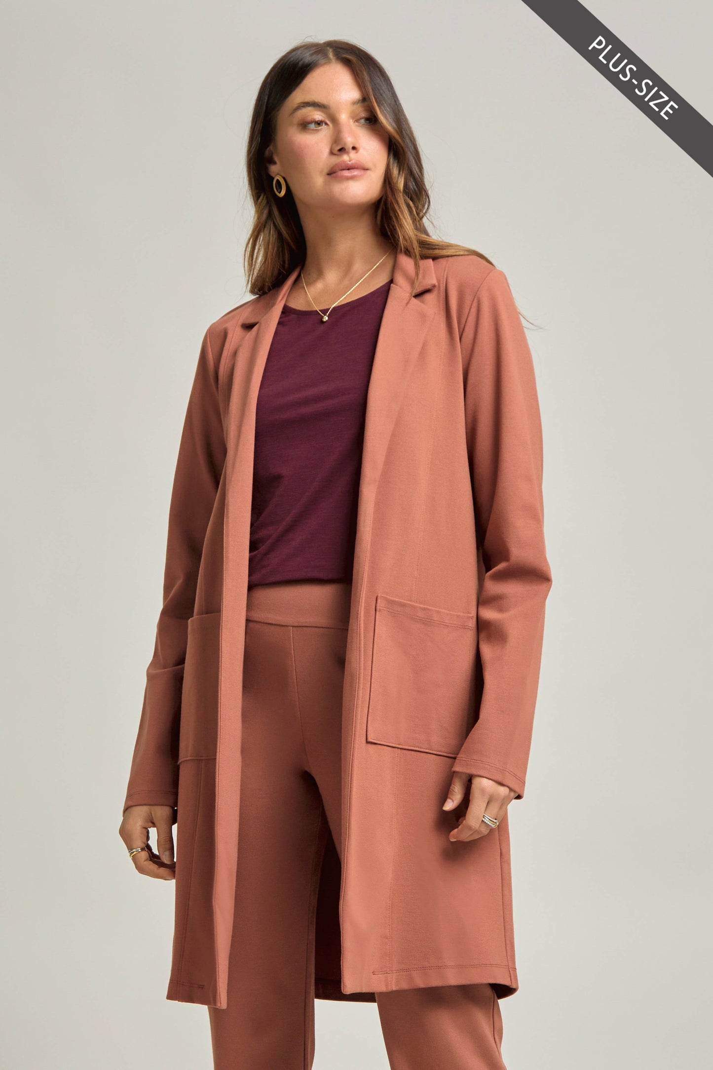 Dear Scarlett - PLUS SIZE Magic Chic Midi Jacket: Red