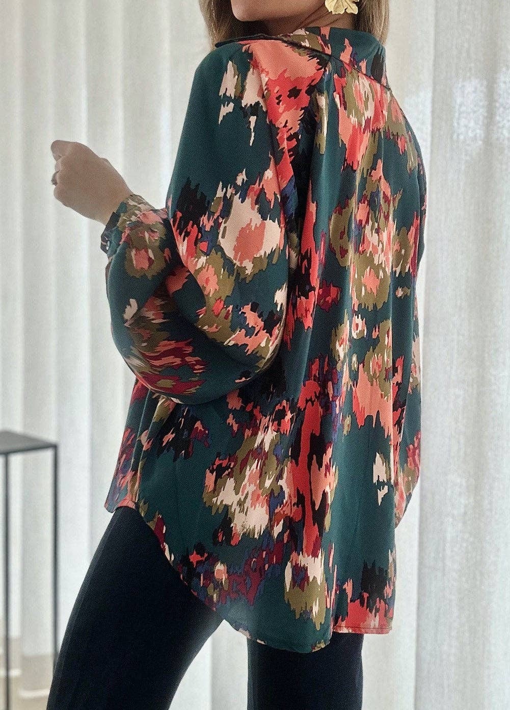 Secret Style Source - Painterly V-Neck Bubble Sleeve Top: Purple / S