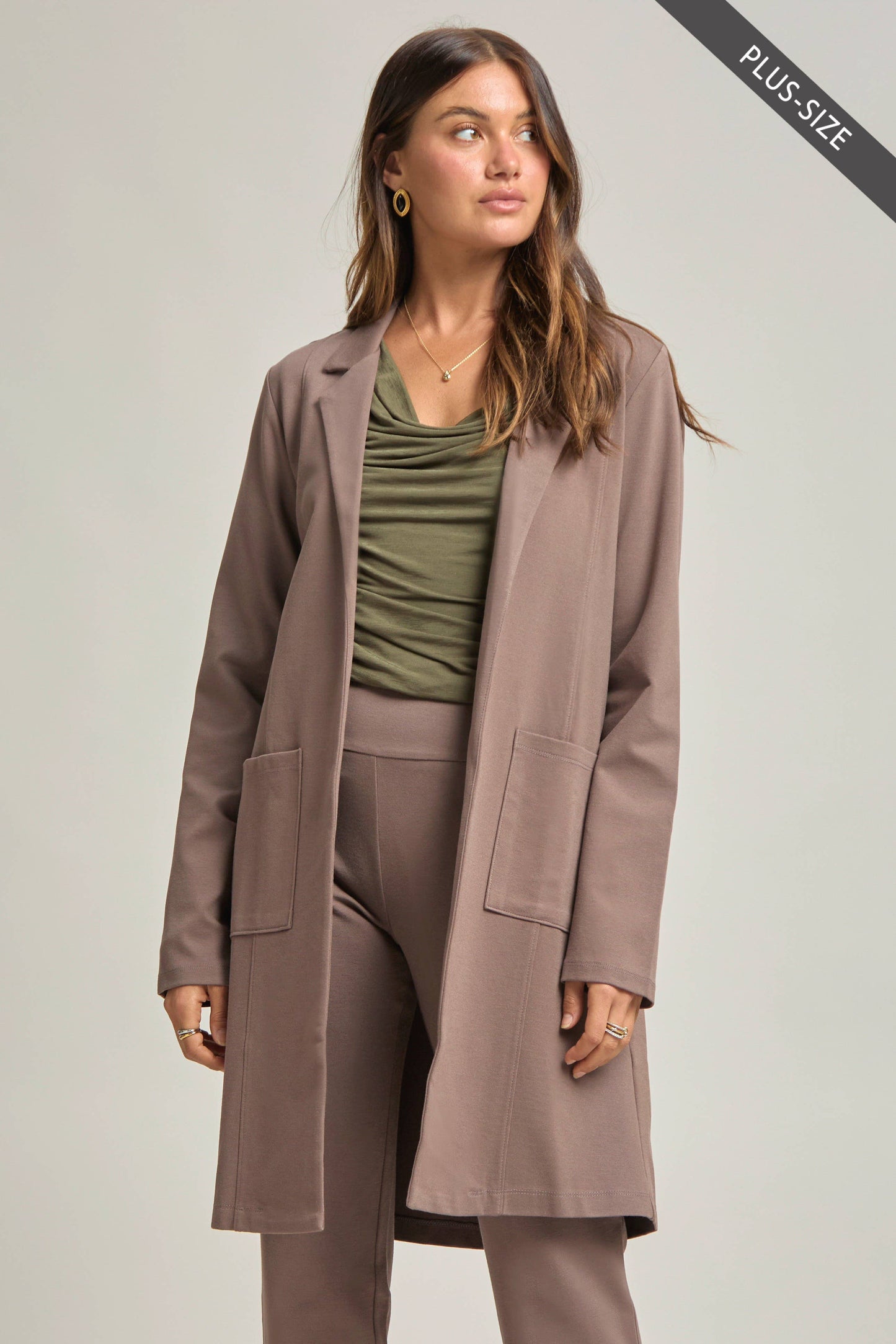 Dear Scarlett - PLUS SIZE Magic Chic Midi Jacket: Red