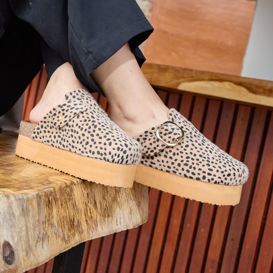 The JASMINE 2 Women's Platform Clogs