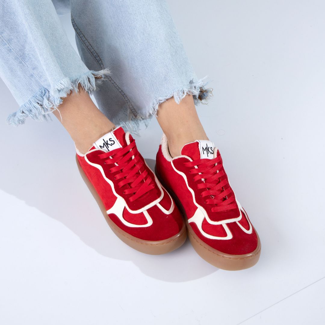 The JESSIE 4 Wide Sole Sneaker